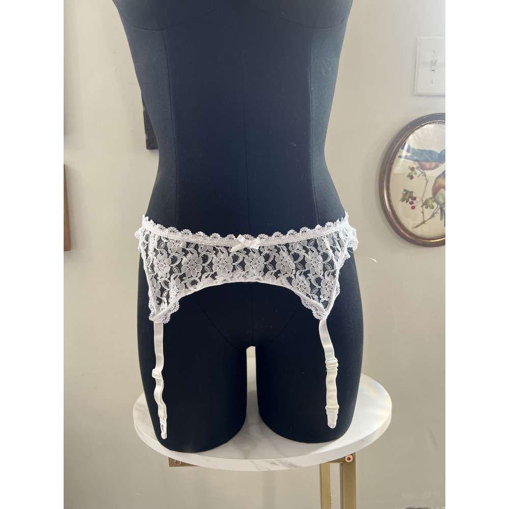 Elegant Moments White Floral Lace Garter Belt Intimates Lingerie One Size 3363